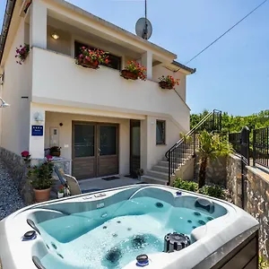 https://relax-village-home-mare.primorje-gorskikotar.com